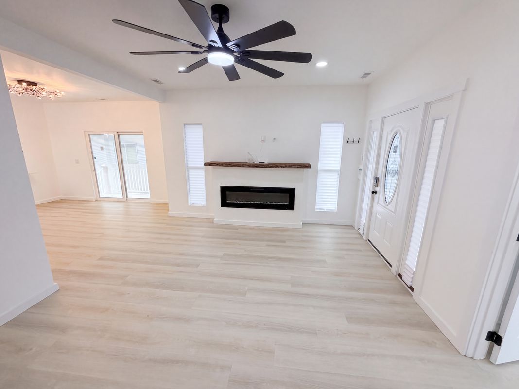 Property photo 3 of 409 N Grant Ave
