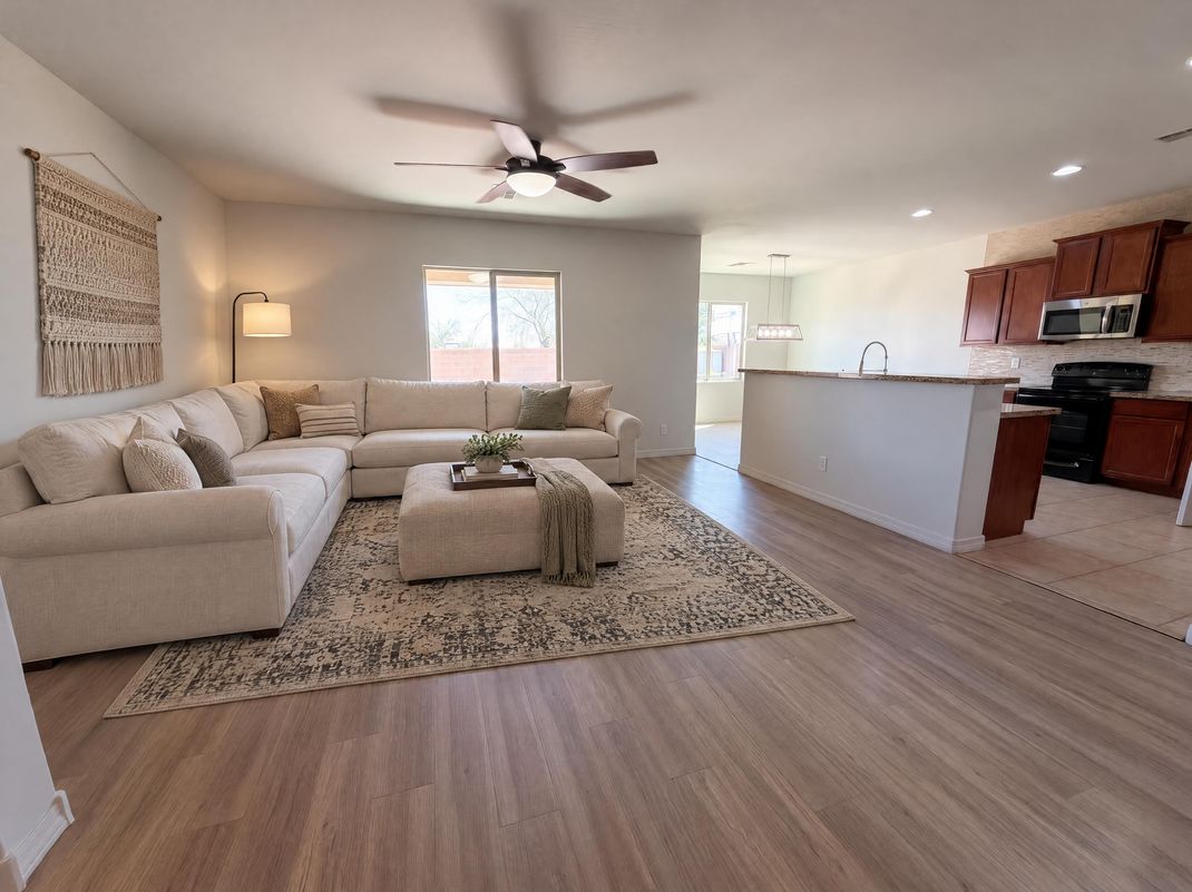 Property photo 3 of 7025 S 251st Dr