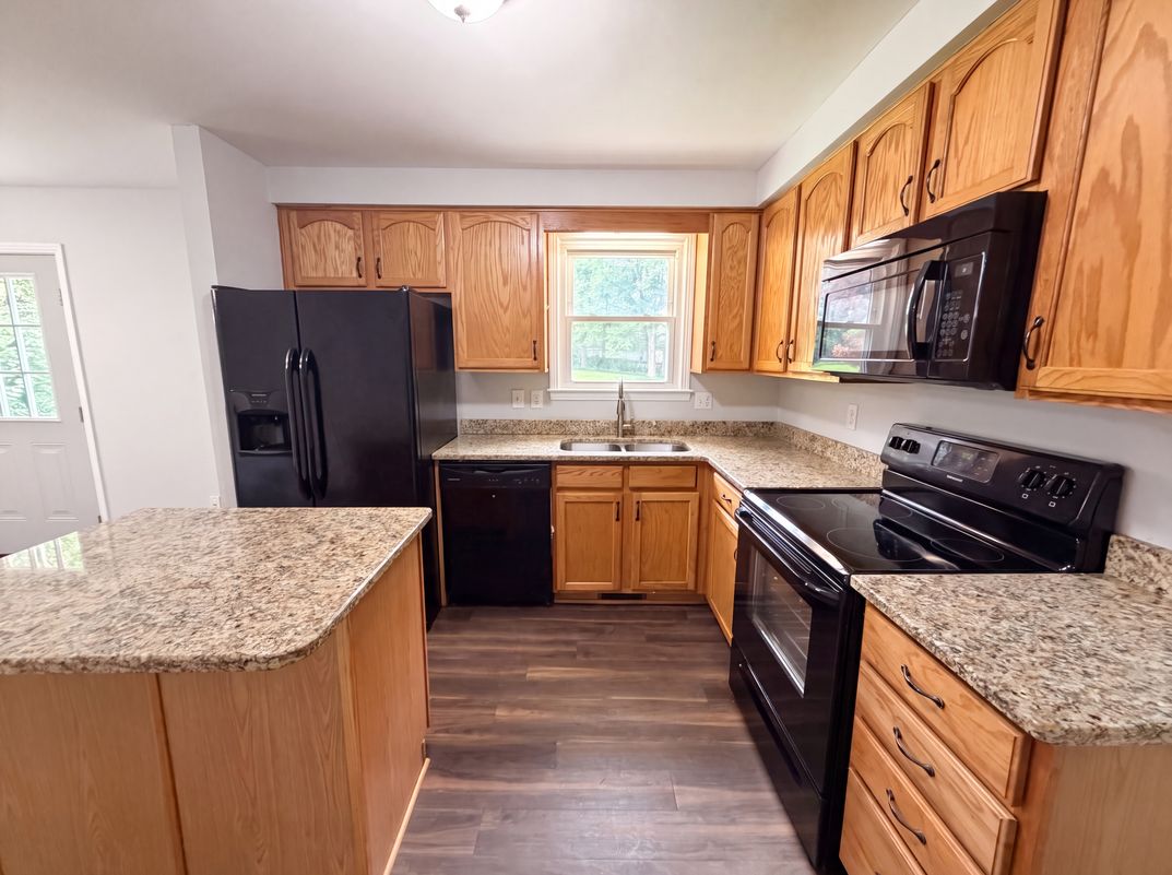 Property photo 2 of 330 Harold Dr