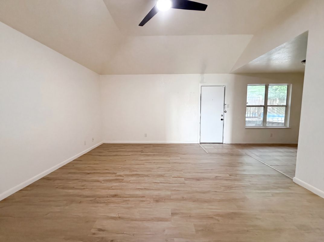 Photo 3 of 17 of 2708 Timberline Dr, Killeen, TX