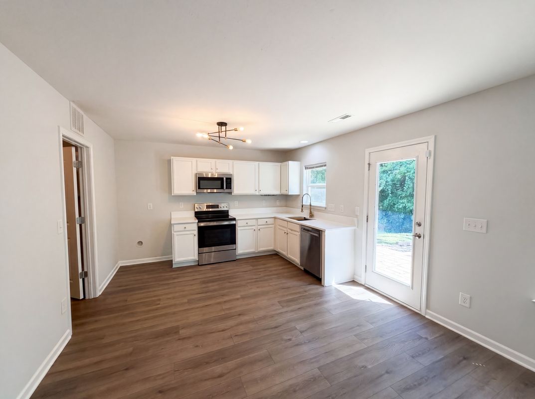 Property photo 2 of 4716 Queen Pierrette St