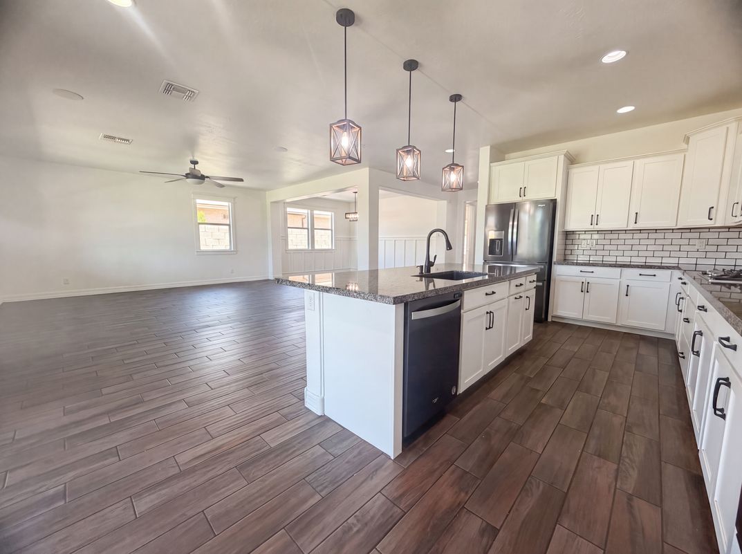 Photo 7 of 23 of 2166 W Madisen Marie Ave, San Tan Valley, AZ