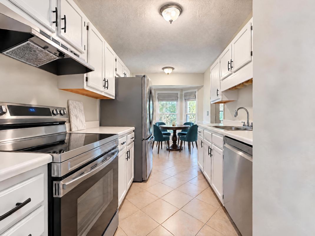 Property photo 2 of 1290 Arailia Dr