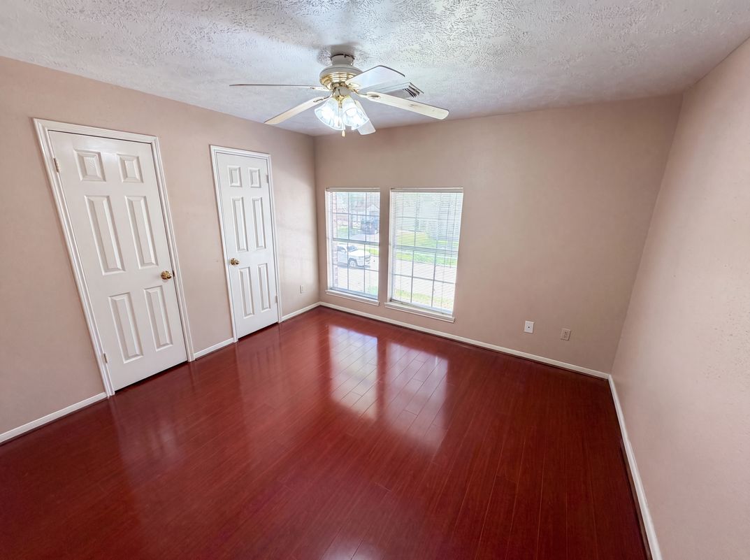 Photo 17 of 28 of 4215 River Ranch Dr, Pasadena, TX