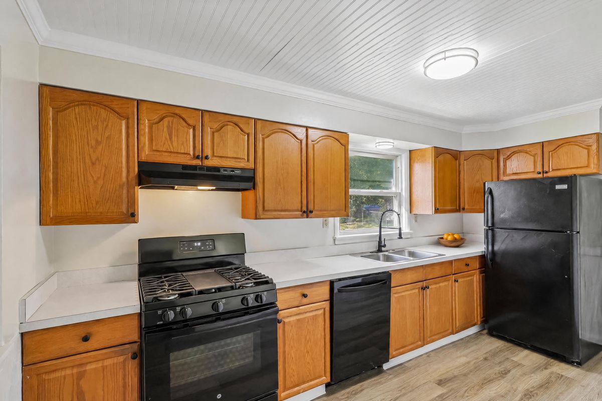 Property photo 2 of 3124 Boston Rd