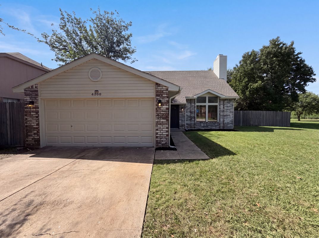 Property photo 1 of 4300 Windwillow Ct