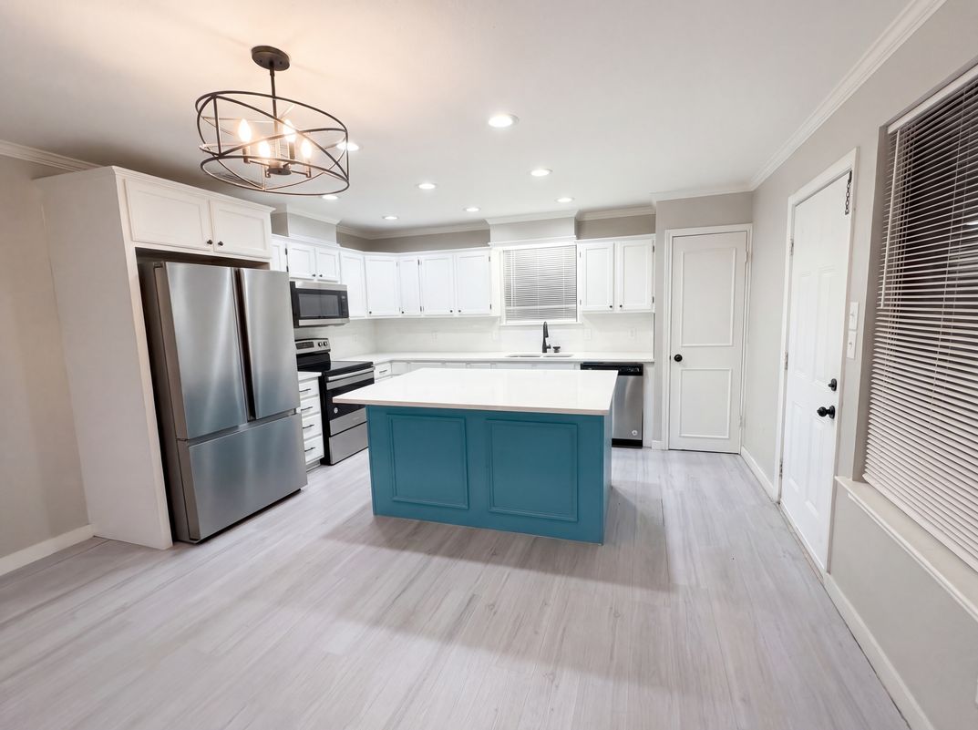 Property photo 2 of 13214 Deepwater Cir