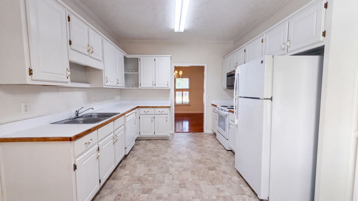 Property photo 2 of 55 Concord Ct