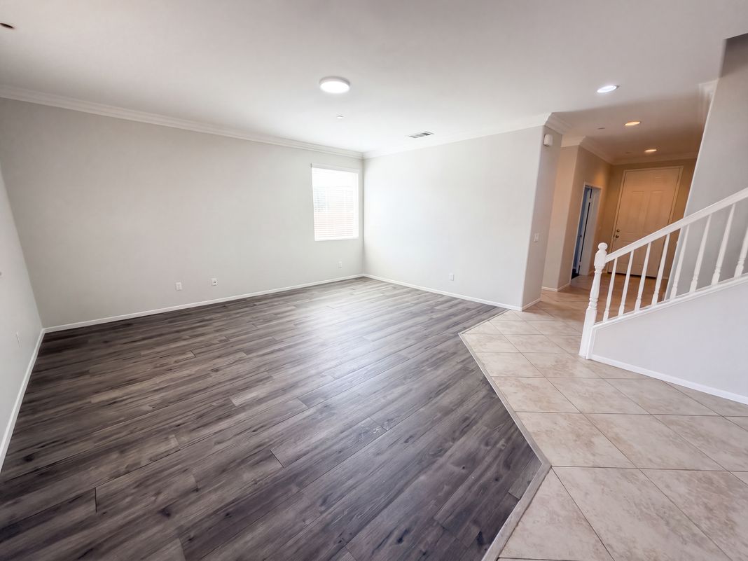 Property photo 3 of 29495 Glenhurst Cir