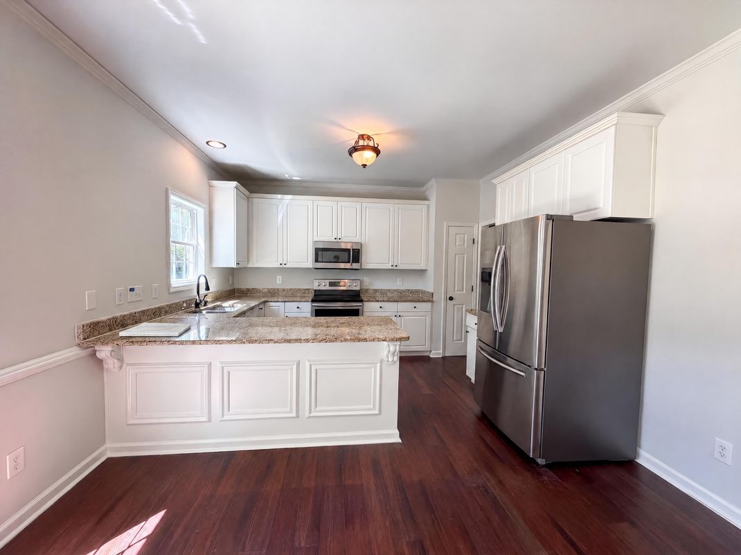 Property photo 2 of 109 Rockrose Ave