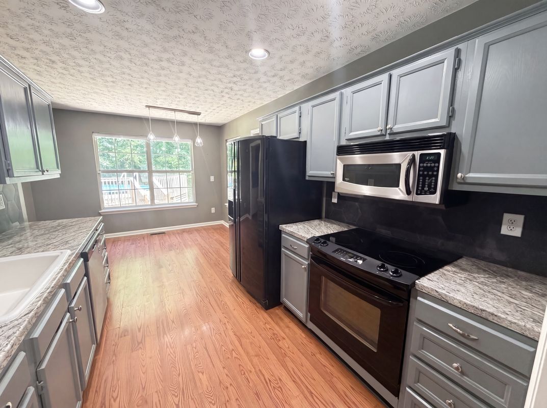 Property photo 2 of 4150 Jonathan Ln