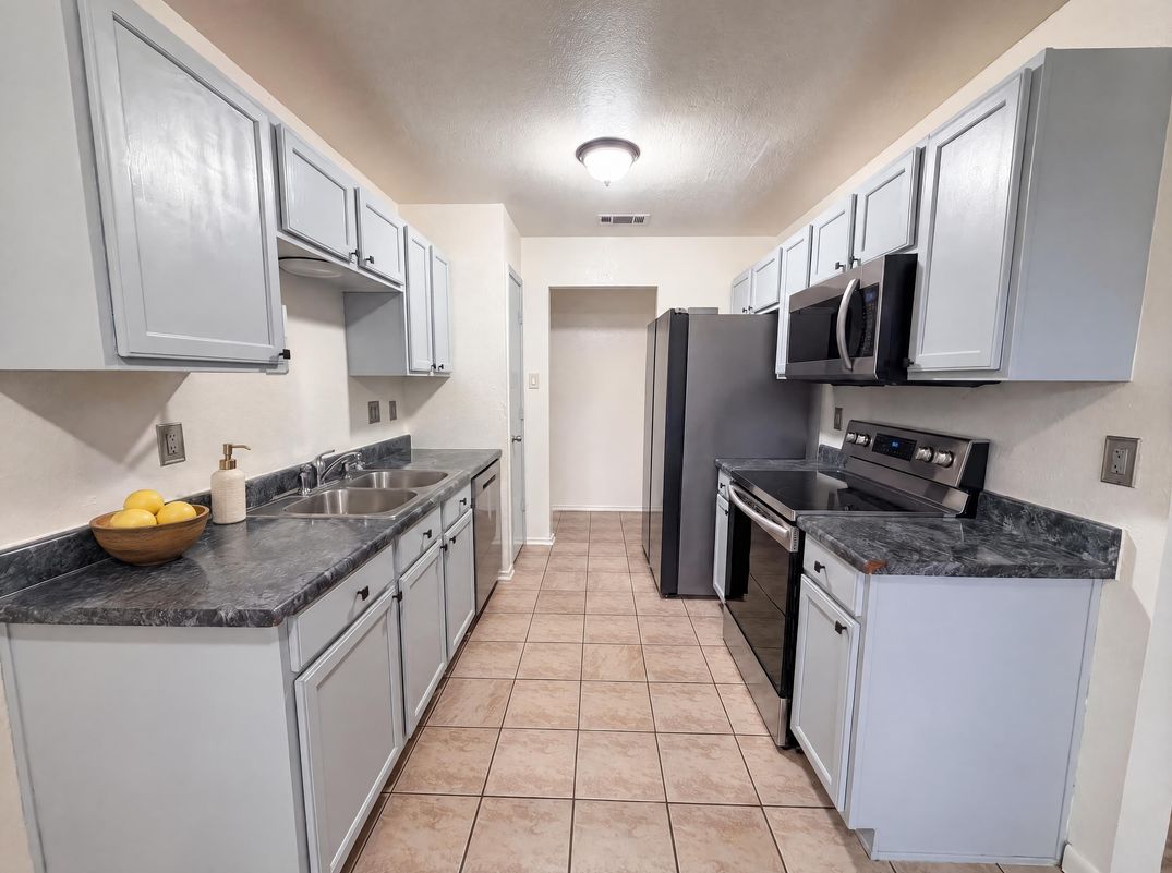Property photo 2 of 2708 Timberline Dr