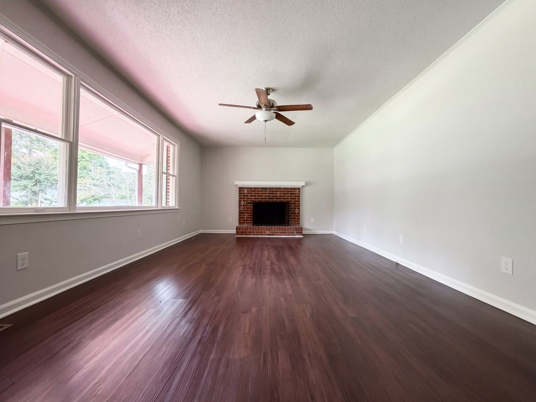 Property photo 3 of 1311 Brucemont Dr