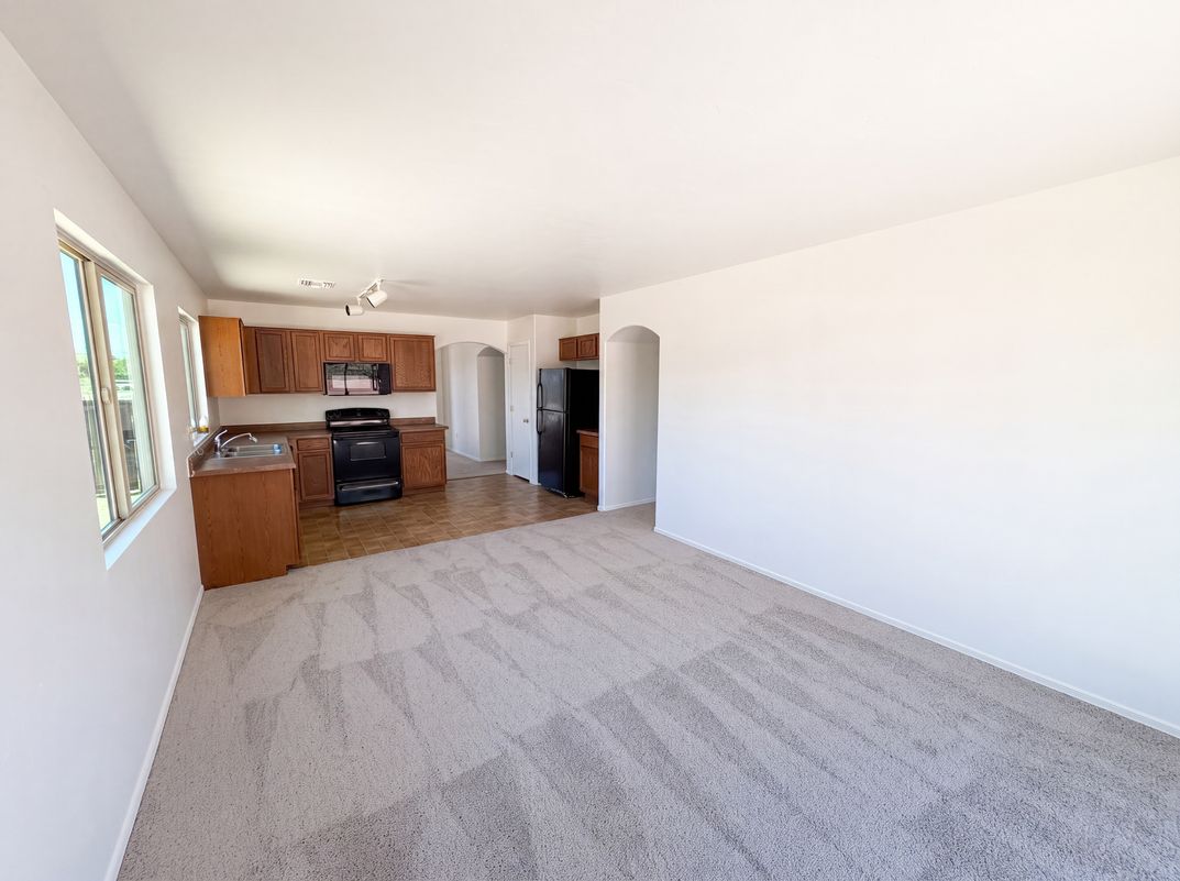 Property photo 3 of 836 W Placita El Cauce Rico