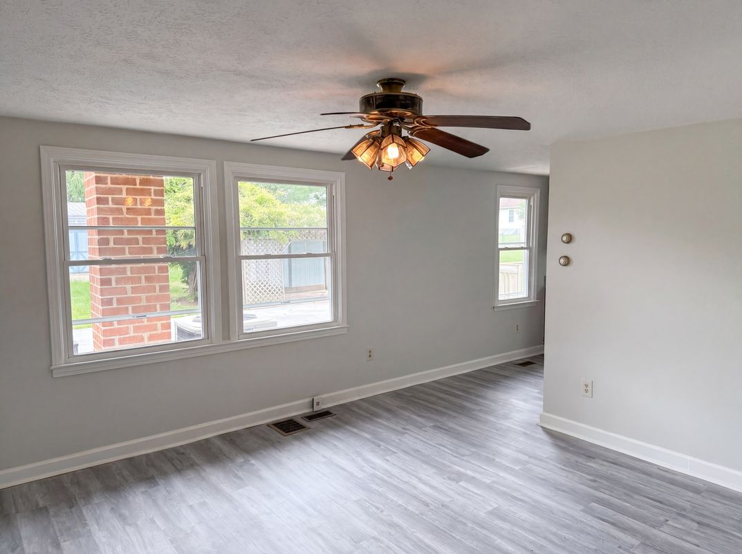 Property photo 3 of 98 Grimes Dr