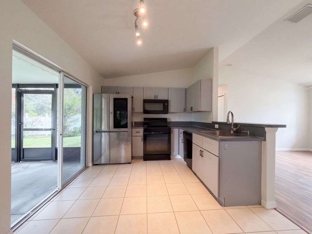 Property photo 2 of 1505 Rival Ter