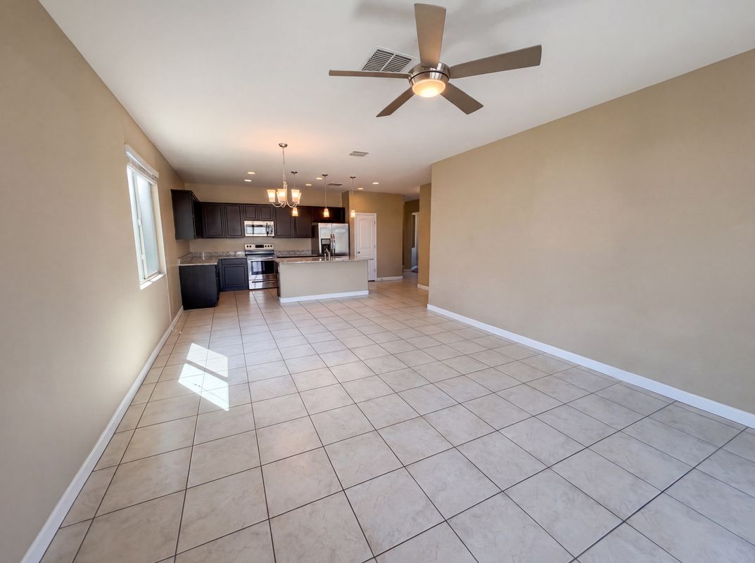 Property photo 3 of 2425 S 235th Dr