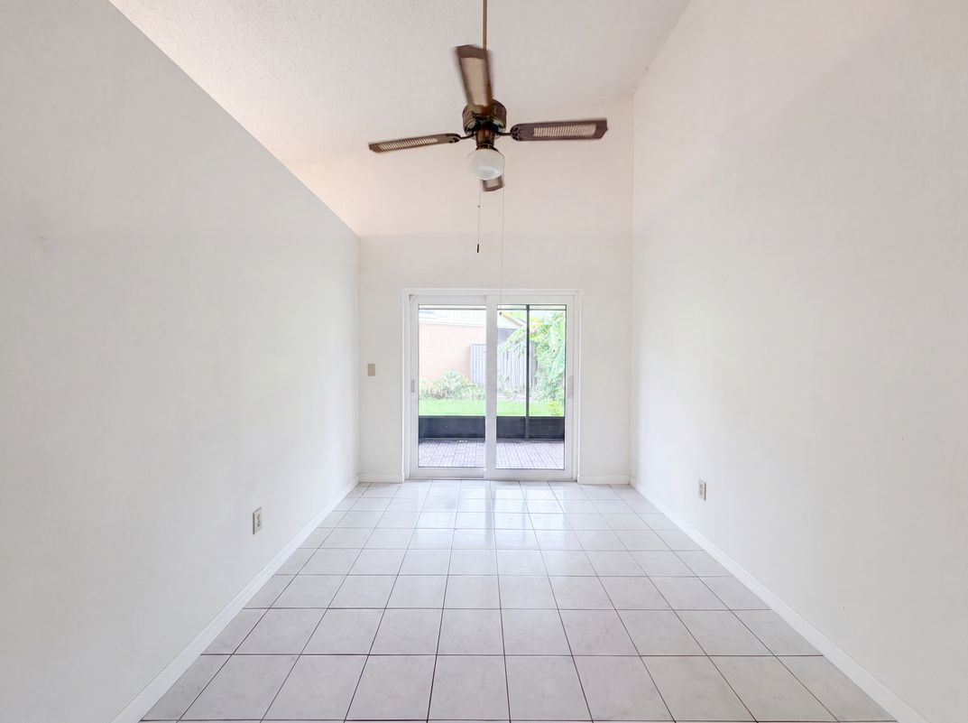 Photo 12 of 17 of 11648 Hidden Hollow Cir, Tampa, FL