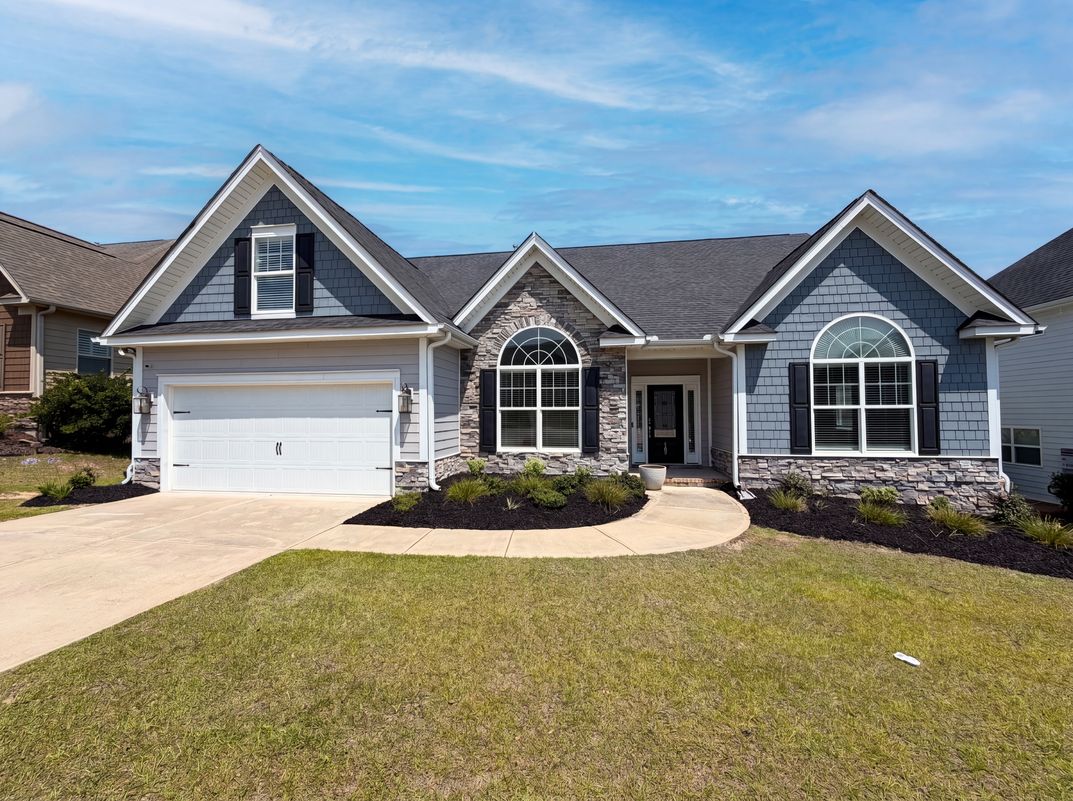 Property photo 1 of 209 Lacecap Rd