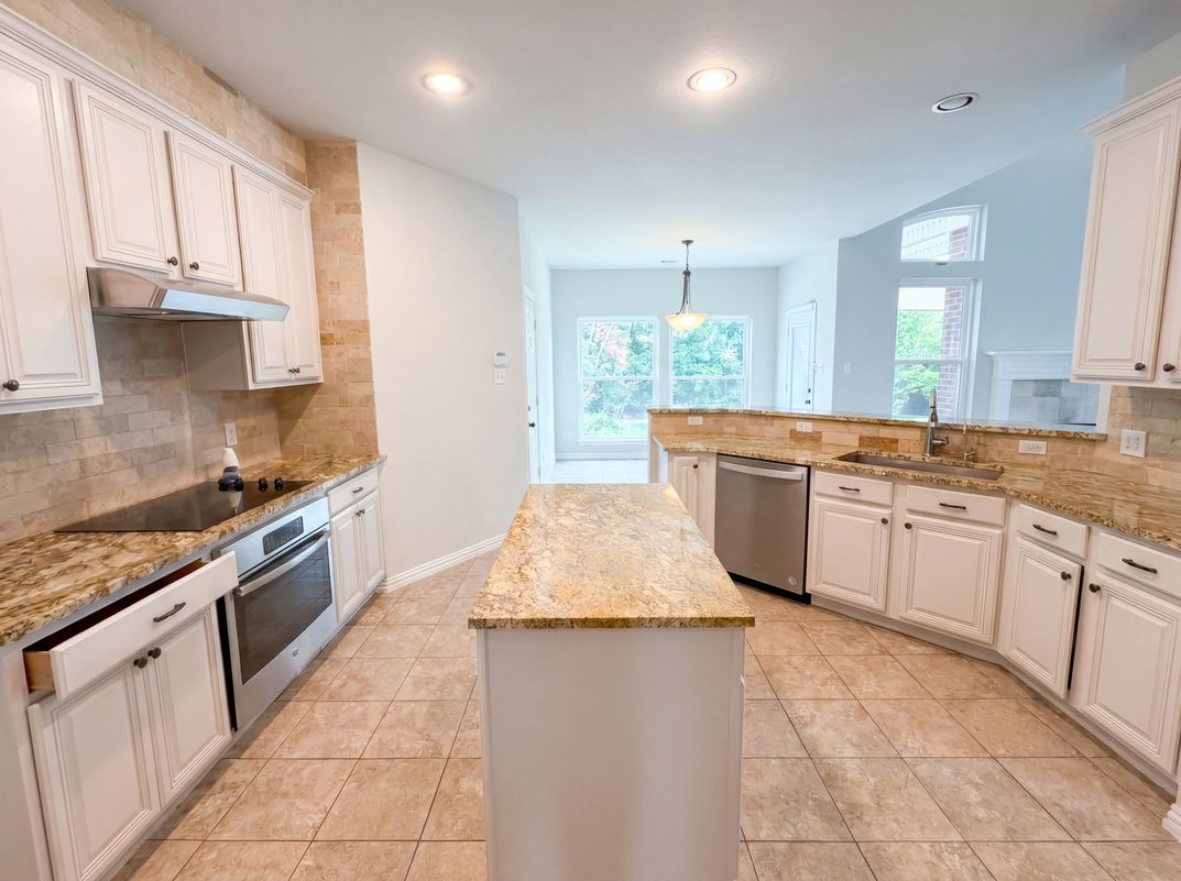 Property photo 2 of 4536 Risinghill Dr