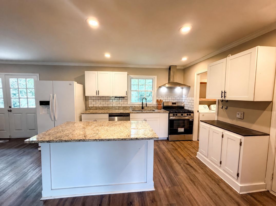 Property photo 2 of 190 Stroud Dr SE