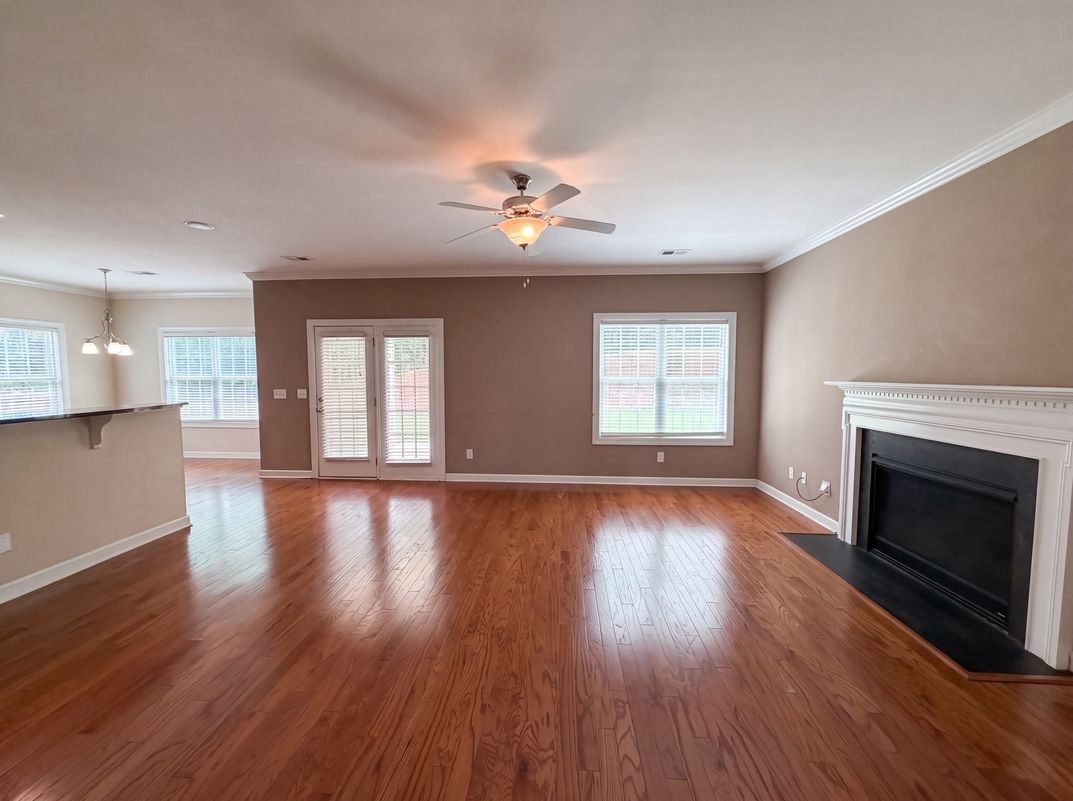Property photo 3 of 621 Gaelens Ln