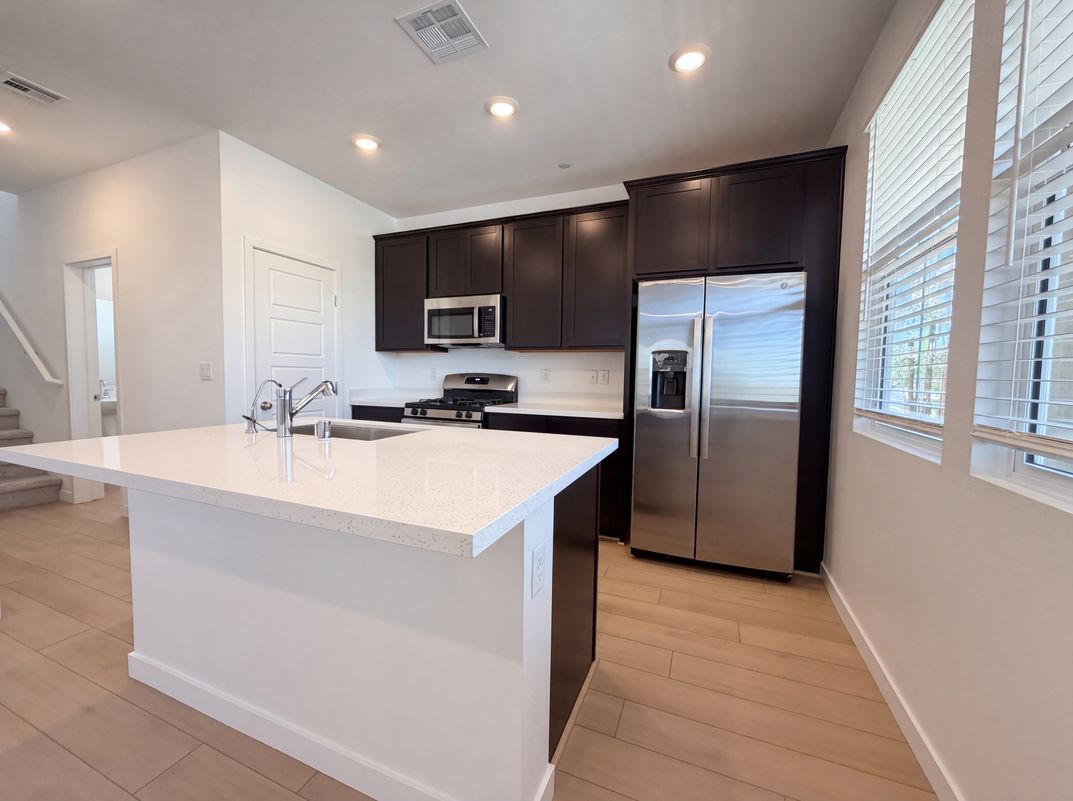 Property photo 2 of 313 Crescent Glow Ln