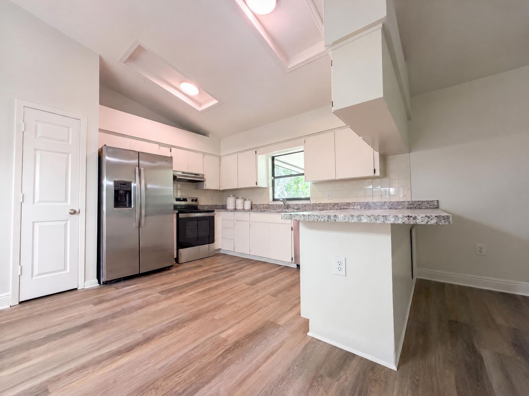 Property photo 2 of 1711 Avant St