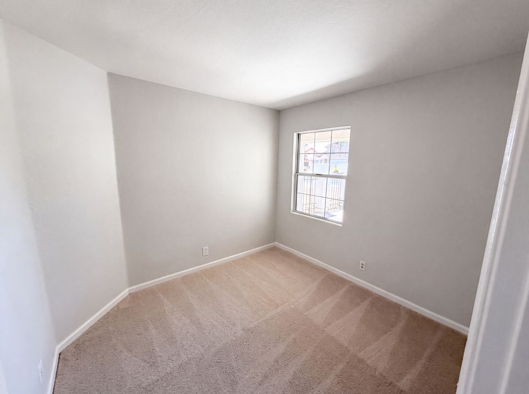 Photo 4 of 23 of 2758 Alne Dr, Hemet, CA