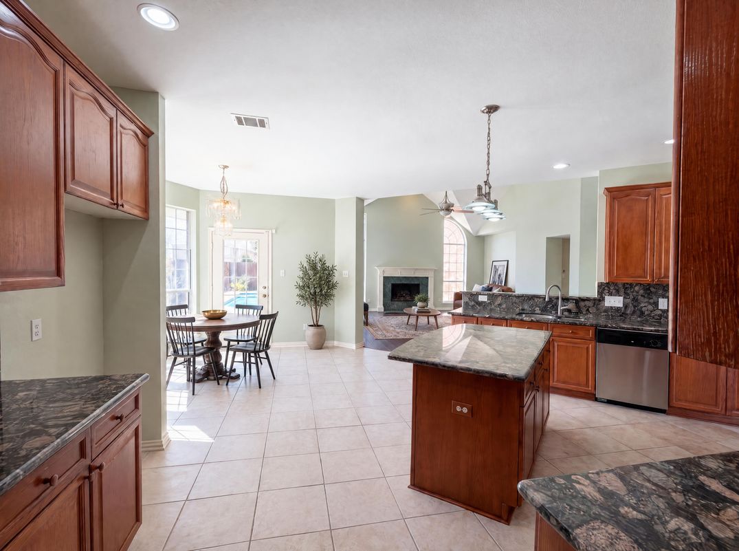 Property photo 2 of 3606 Fairlands Dr