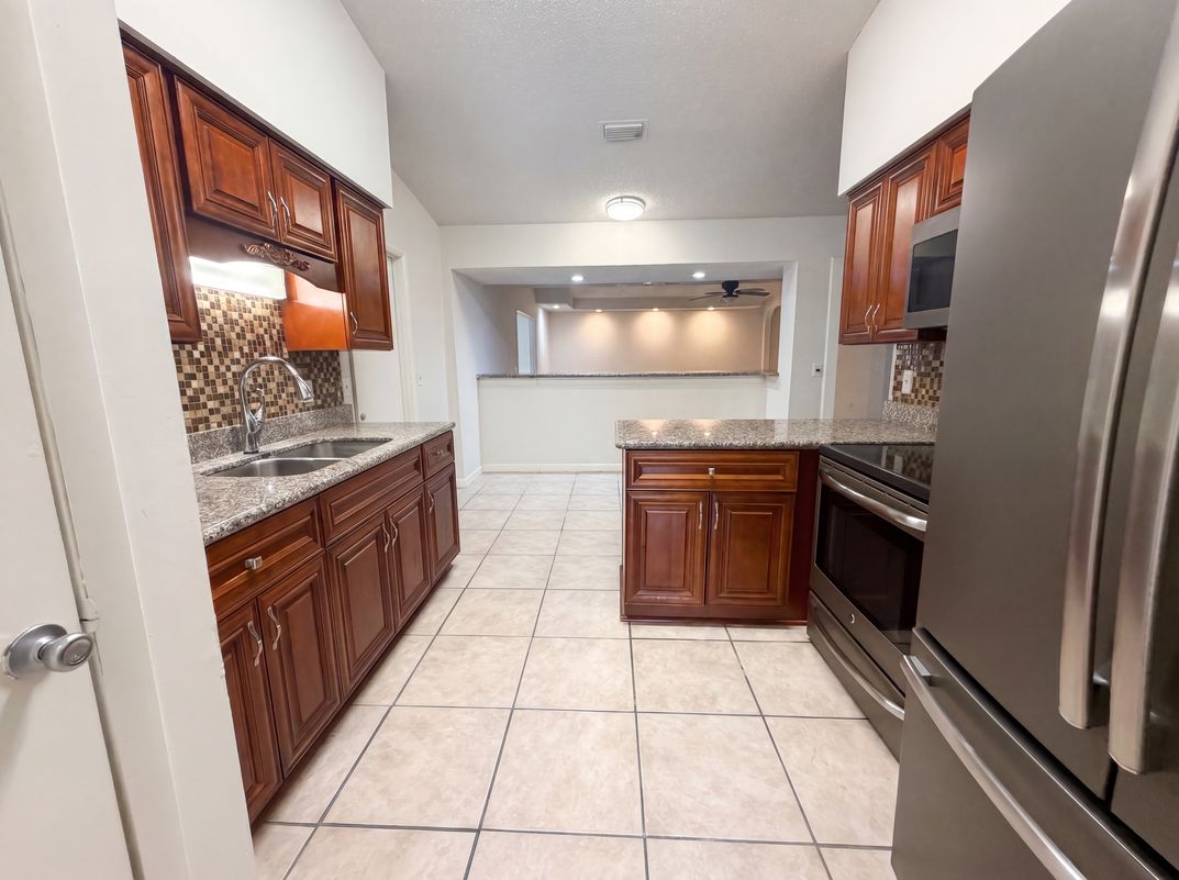 Property photo 2 of 841 Chalmet Ln
