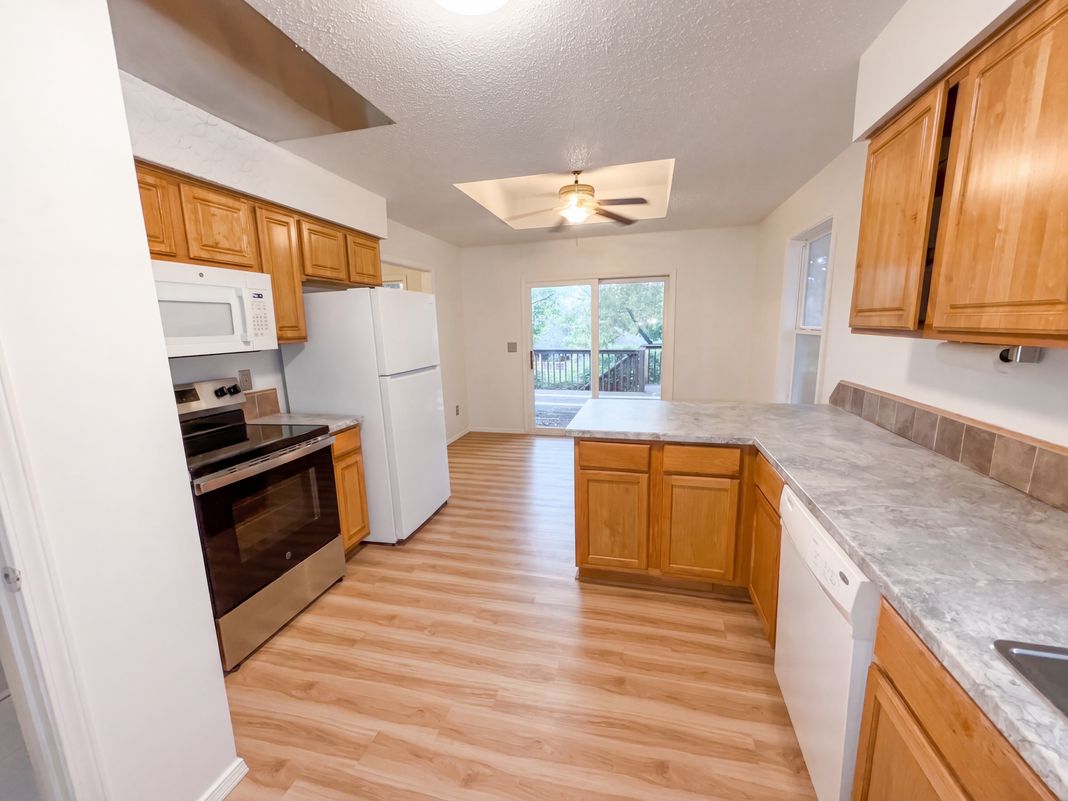 Property photo 2 of 3372 S Western Ave