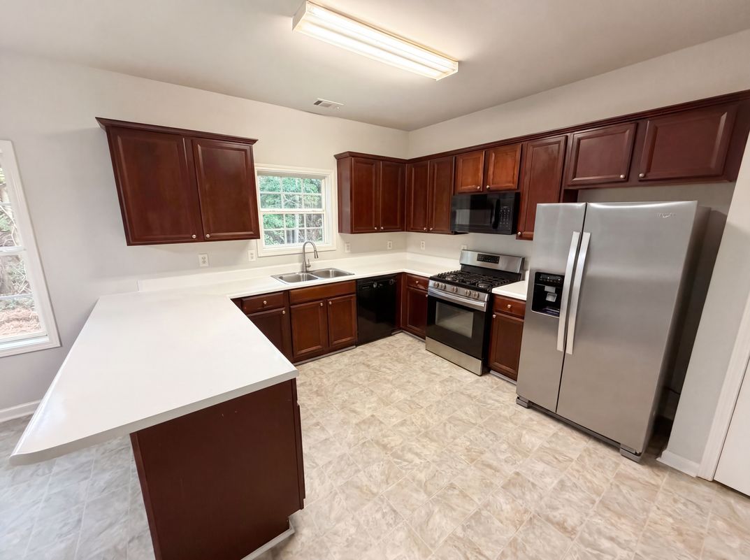 Photo 10 of 41 of 3105 Anneewakee Falls Pkwy, Douglasville, GA