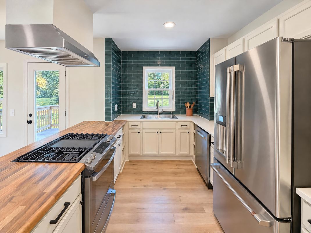 Property photo 2 of 5825 Hadley St