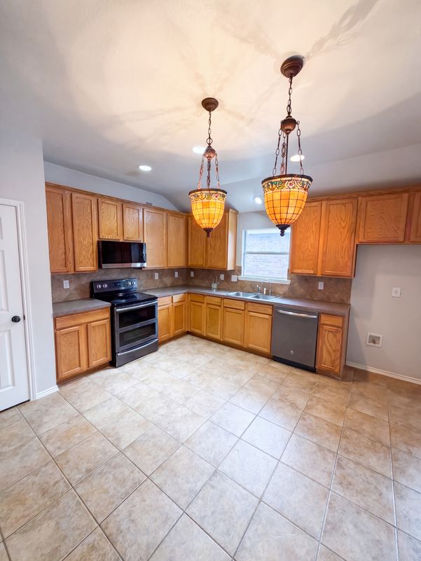 Property photo 3 of 14609 Little Anne Dr