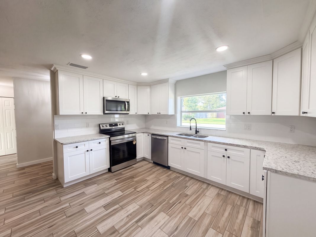 Property photo 2 of 789 Little Pine Dr