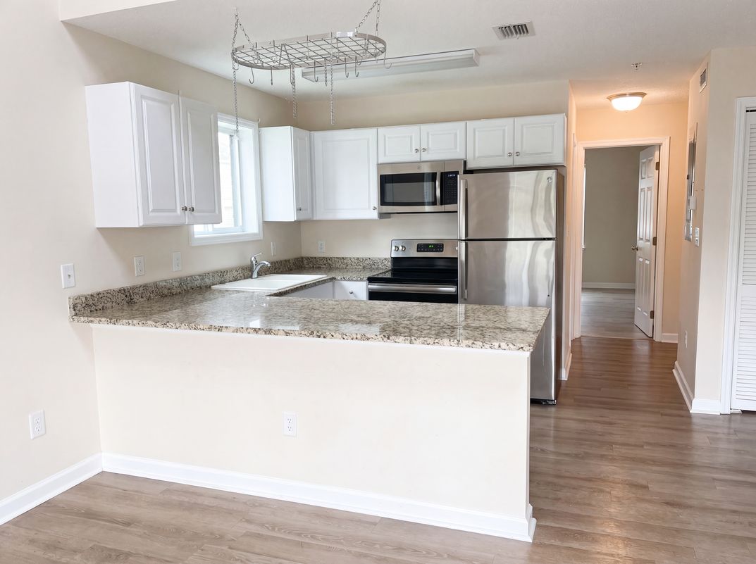 Property photo 2 of 510 Fairwood Lakes Dr Unit T-21