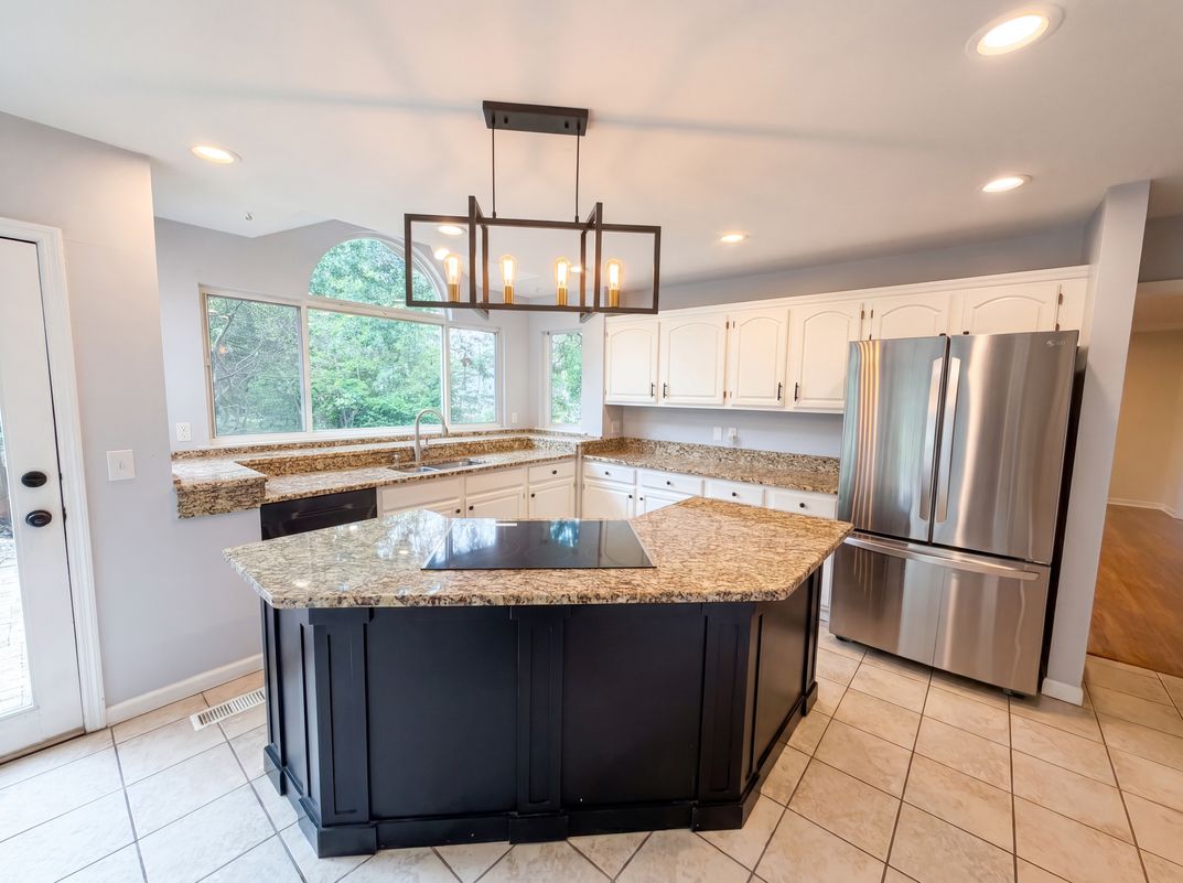 Property photo 2 of 16201 Surfview Ct