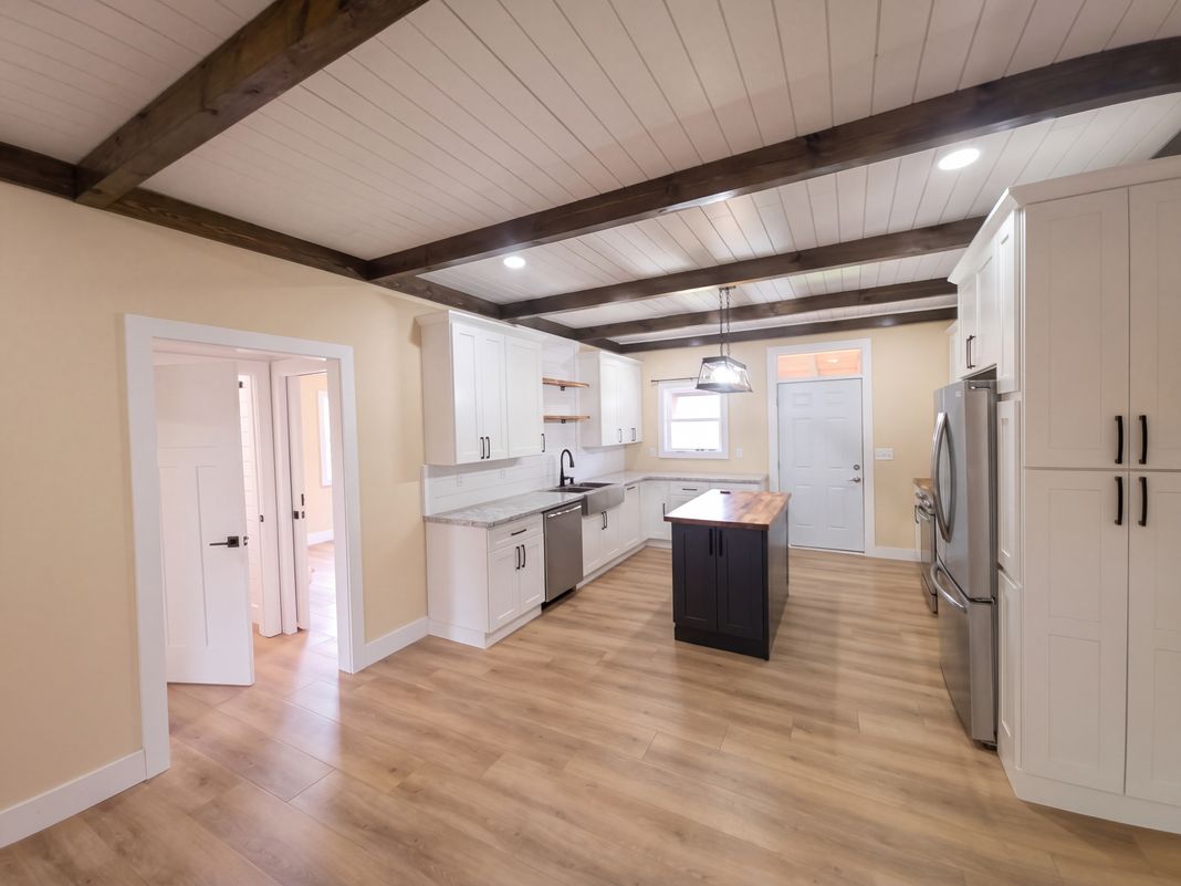 Property photo 2 of 576 Stanley St