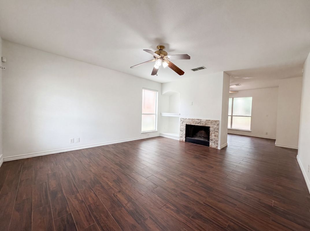 Property photo 3 of 8423 Berry Knoll Dr