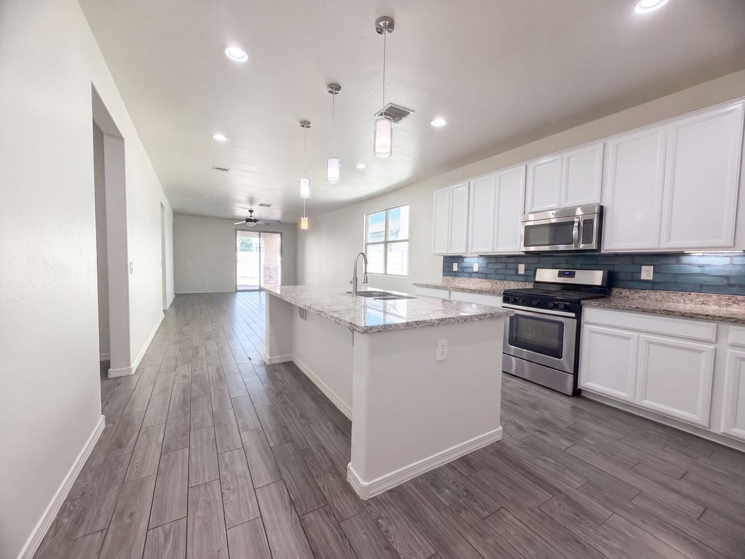 Property photo 2 of 9840 E Theia Dr