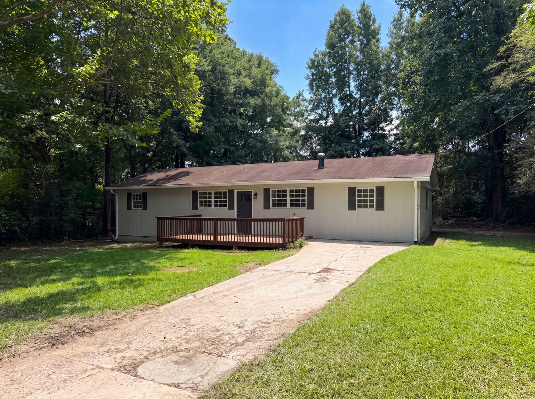 Property photo 1 of 3704 Meadowview Dr