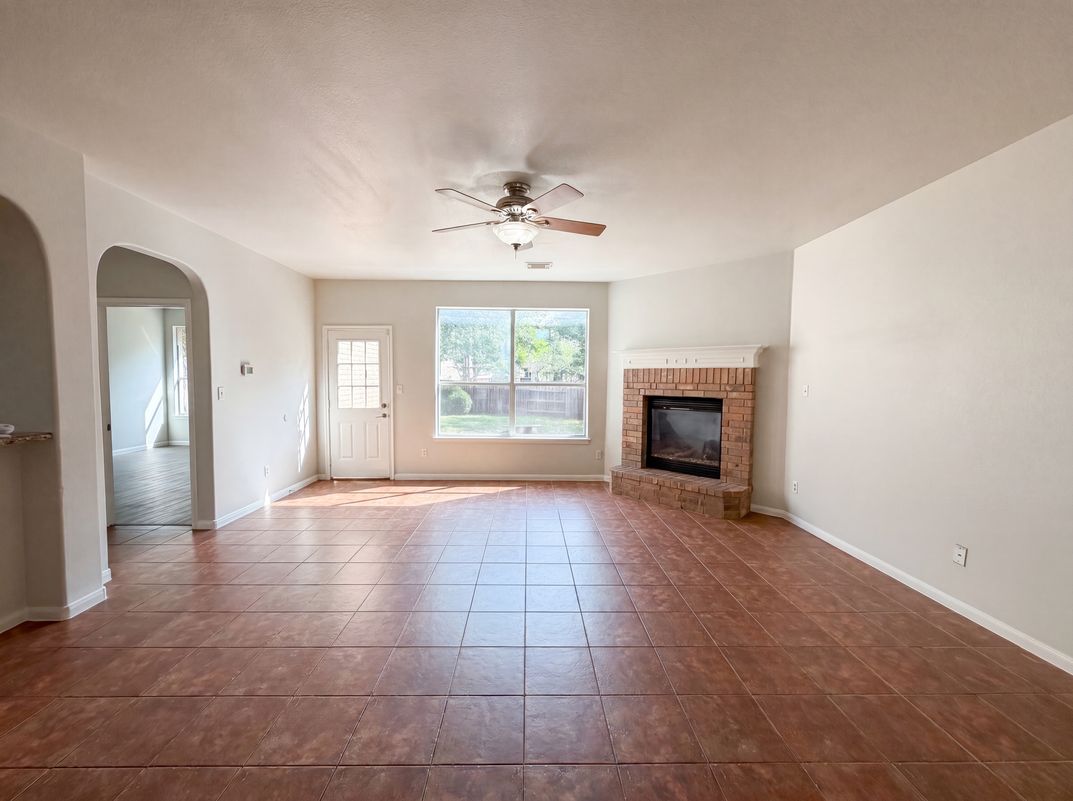 Property photo 3 of 2404 Danciger Ln