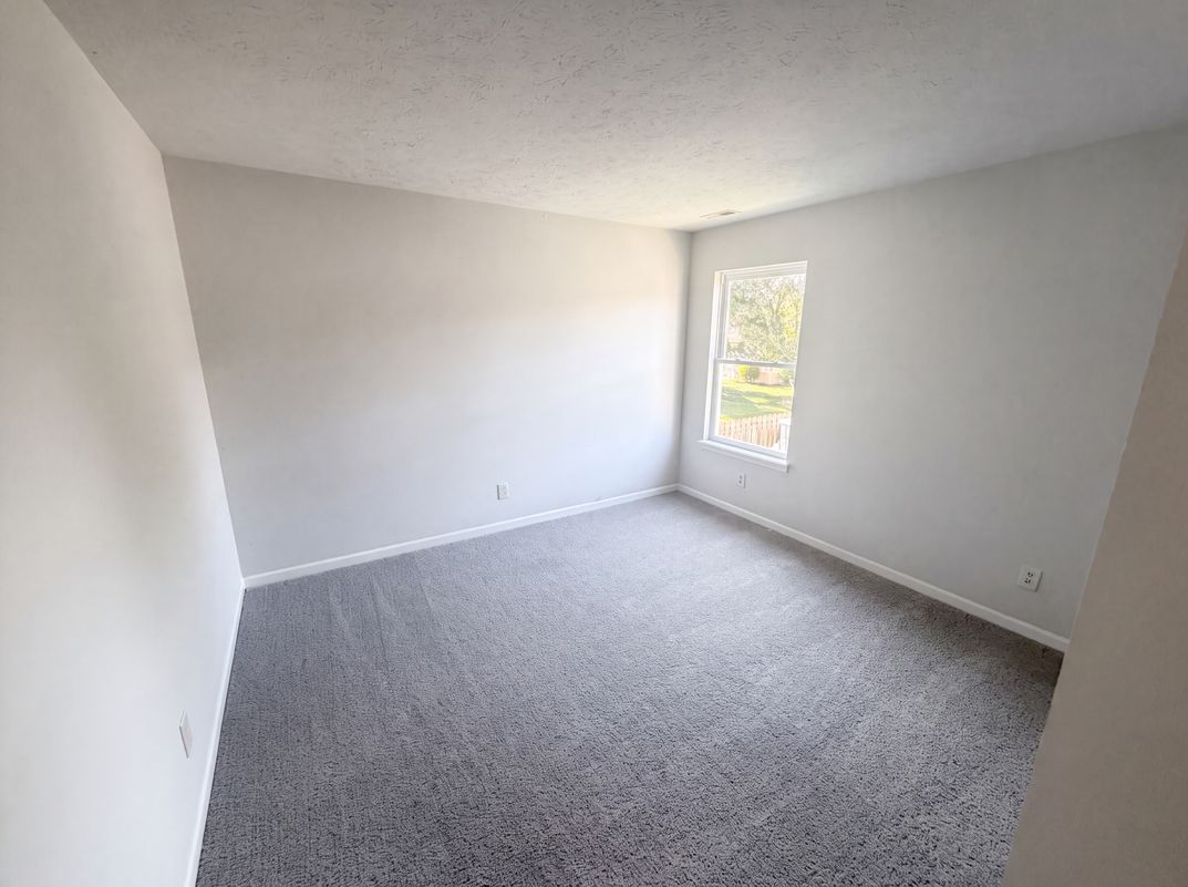 Photo 14 of 26 of 4801 Ossington Ct, Indianapolis, IN