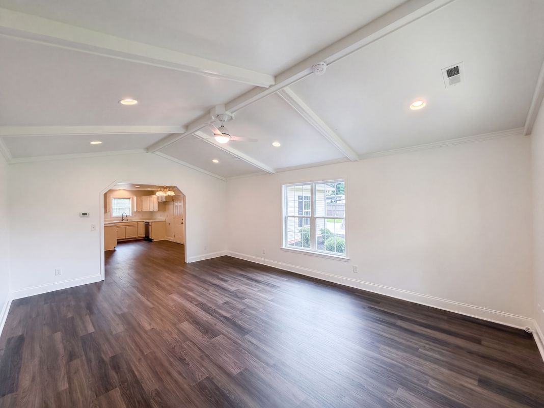 Property photo 3 of 225 Vineyard Dr
