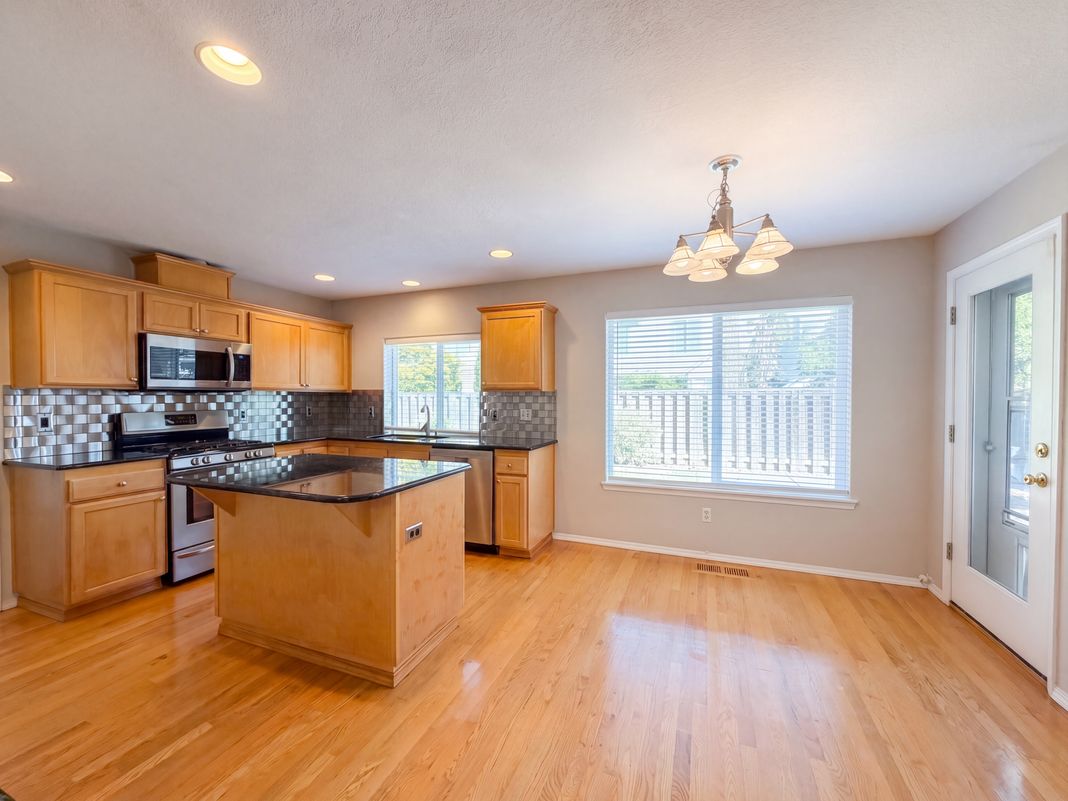 Property photo 2 of 1267 NE Morning Sun Dr