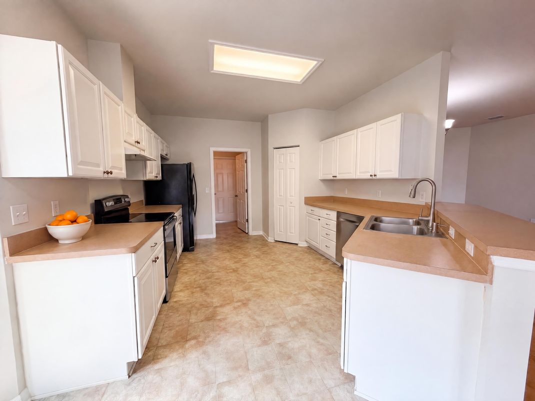 Property photo 2 of 7473 SW 84th Dr