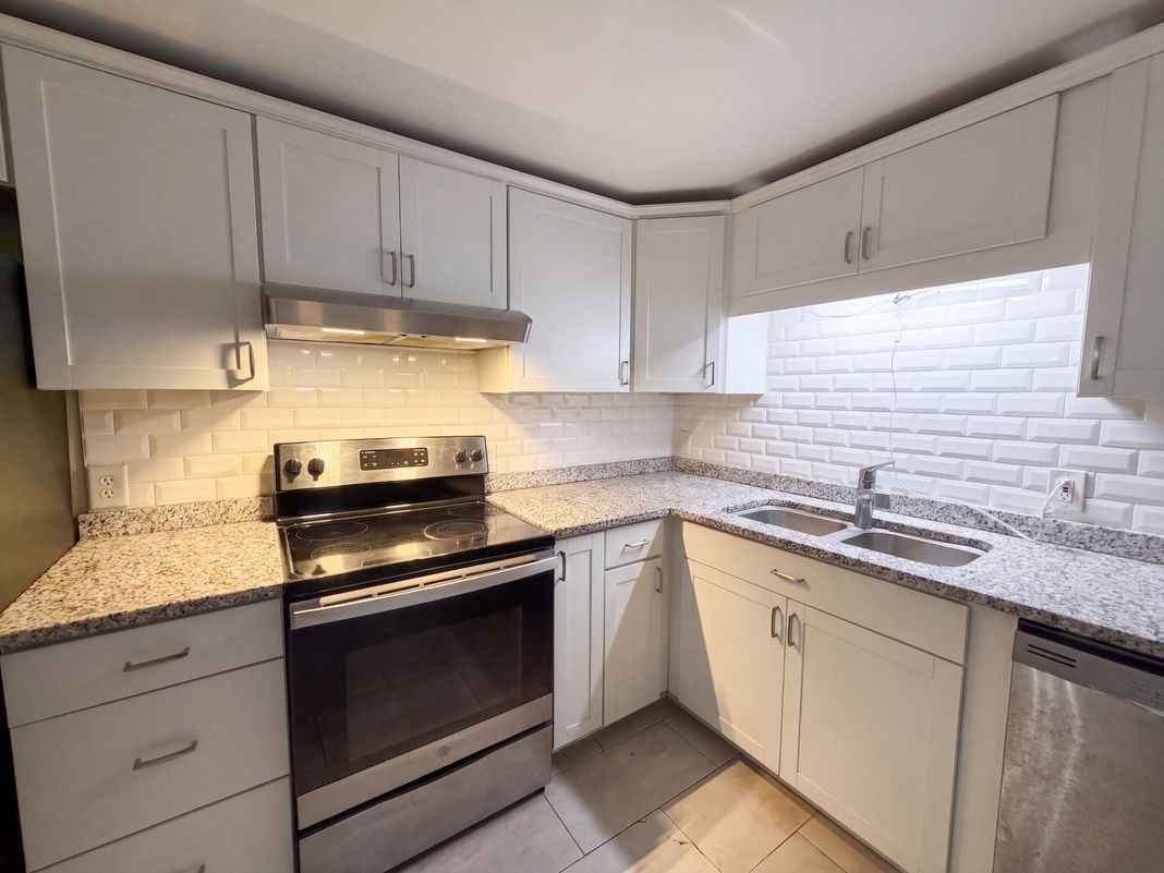Property photo 2 of 3004 Hunkin Cir