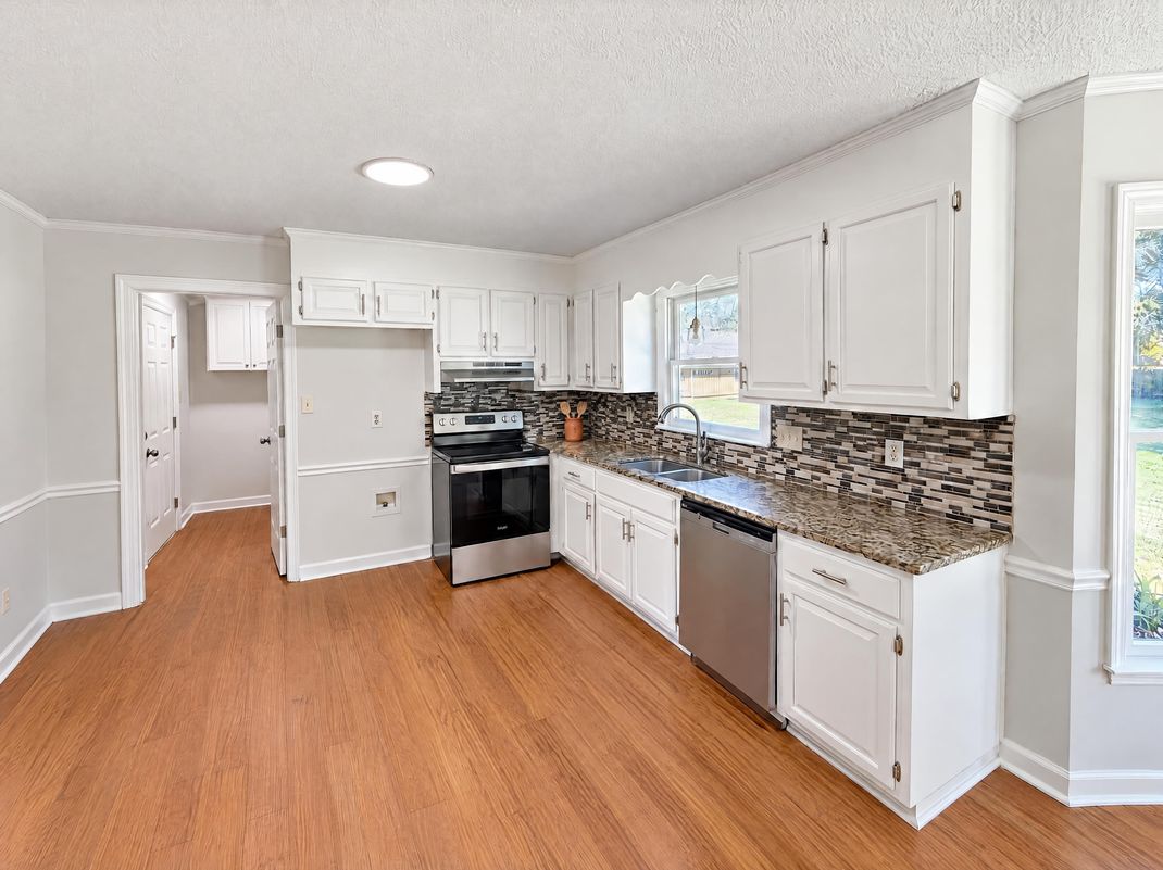 Property photo 2 of 1608 Bishop Ct