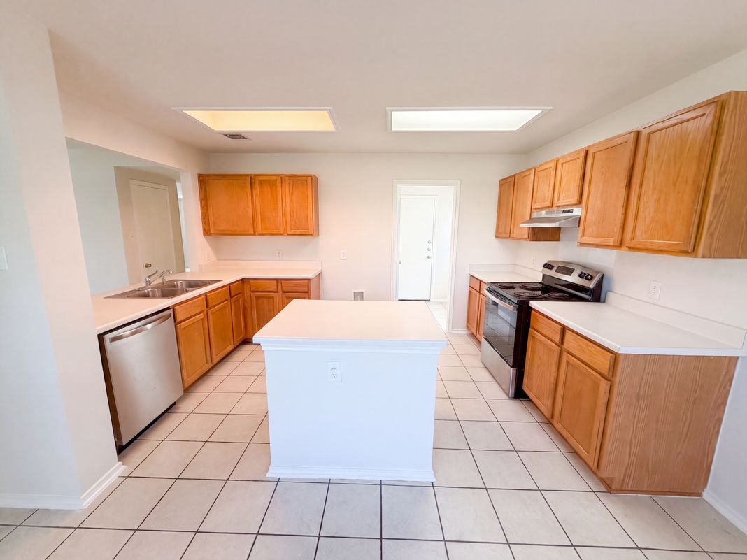 Property photo 2 of 305 Edgewood Cv